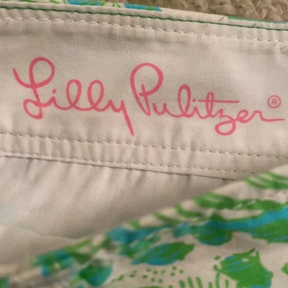 Lilly Pulitzer Green and Blue Shorts Vibrant Tropical Print In " It's A Zoo". - Picture 5 of 7